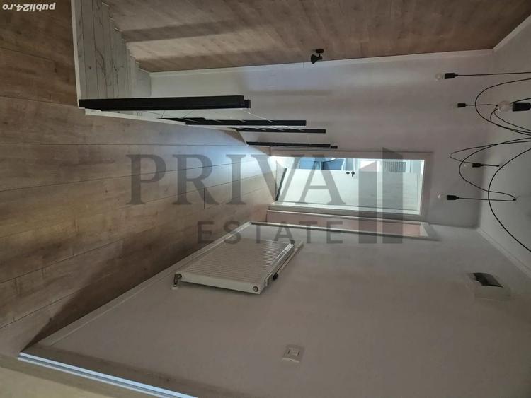 Casă individuală cu 4 camere cu Canalizare în Dumbrăvița