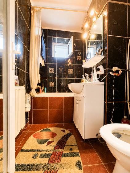 Apartament cu 3 camere decomandat în Viziru 3