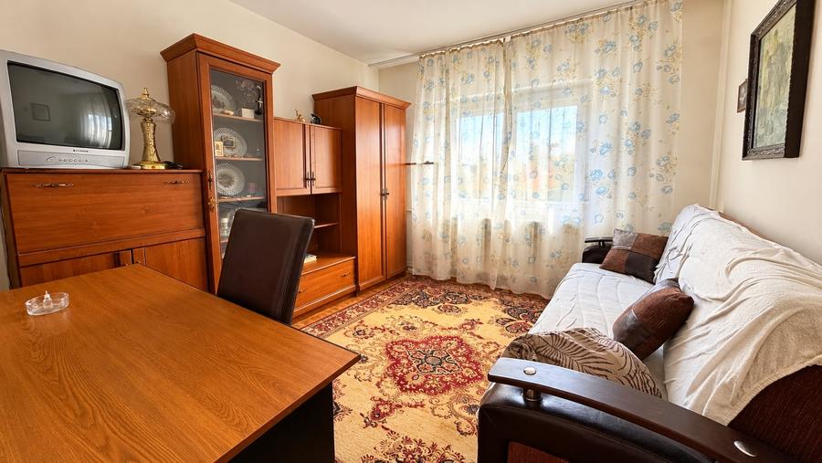 Apartament cu 3 camere decomandat în Soarelui