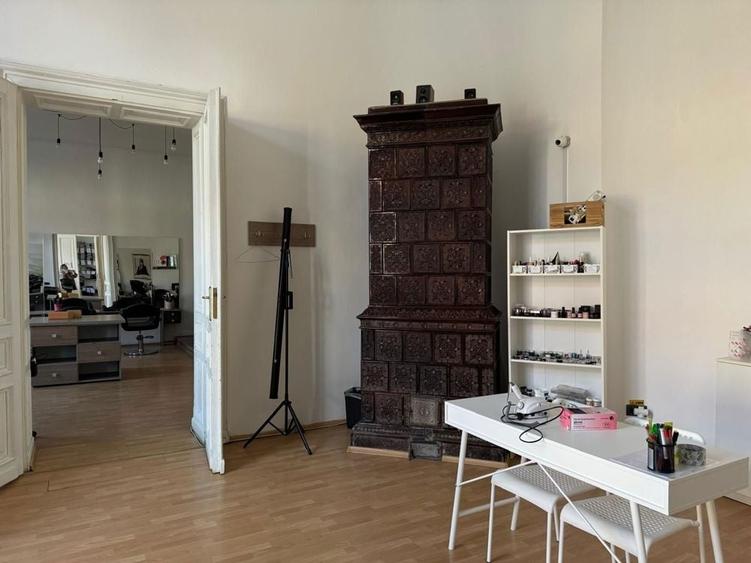 Apartament cu 3 camere semidecomandat în Ultracentral