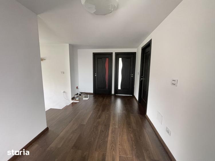 Casă cu 5 camere cu Teren 1500 Mp în CFR