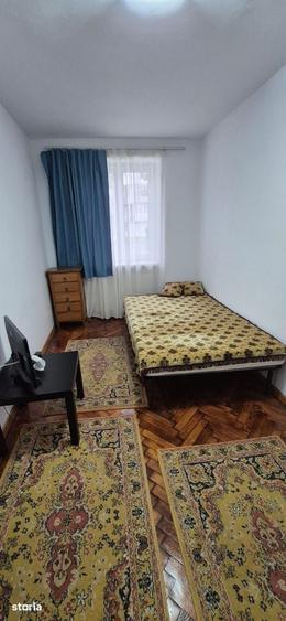 Apartament cu 3 camere semidecomandat în Terezian