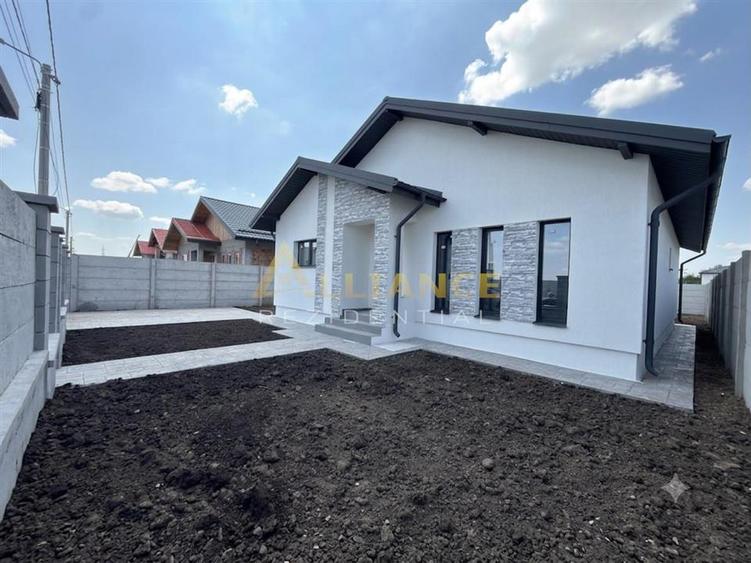 Casă individuală cu 4 camere cu Teren 427 Mp în Berceni