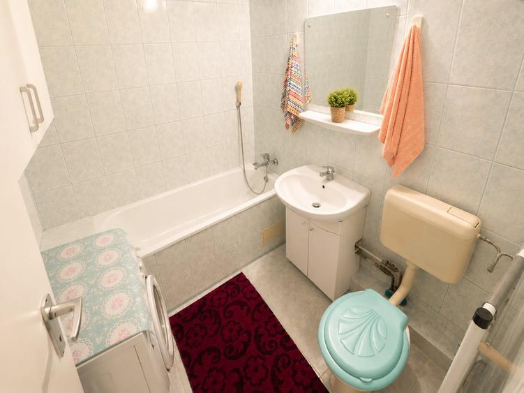 Apartament cu 3 camere decomandat în Compozitorilor