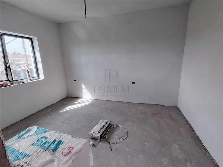 Duplex cu 5 camere cu Teren 365 Mp în Moșnița Veche