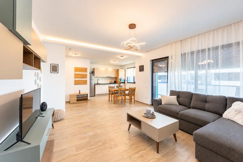 Apartament cu 2 camere decomandat în Dumbrăvița