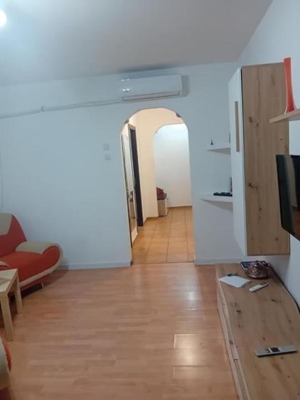 Apartament cu 3 camere în Berceni