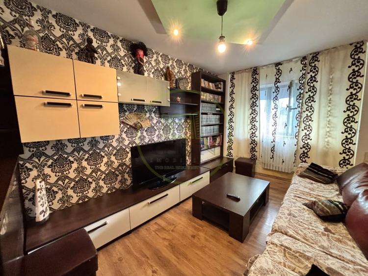 Apartament cu 4 camere semidecomandat, mobilat în Lăpuș