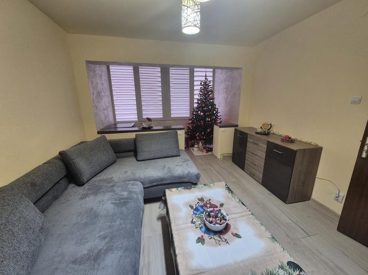 De vanzare apartament cu 3 camere - 7