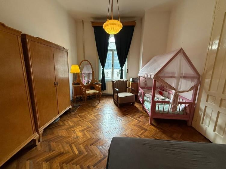 Apartament deosebit in palat istoric - 8