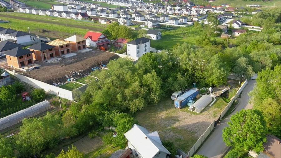 Vand Teren intravilan 10 ari deschidere 50 metri - 1