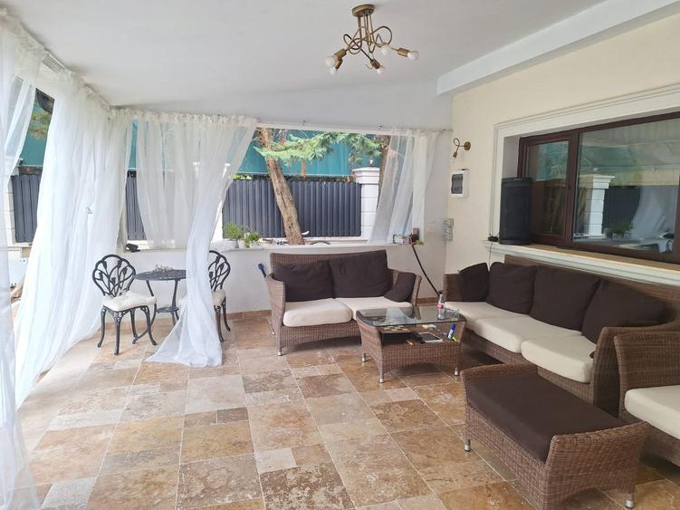 Resedinta deosebita,renovata 2023,P+2,garaj 2 loc, sauna, piscina, teren 1130 mp - 16