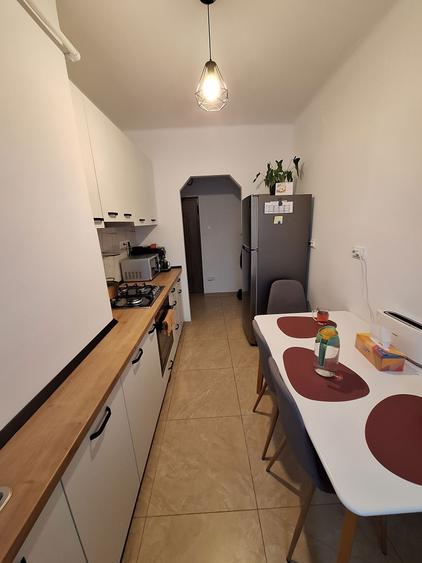 Apartament 2 camere decomandat etaj 1 zona O.M. - 8