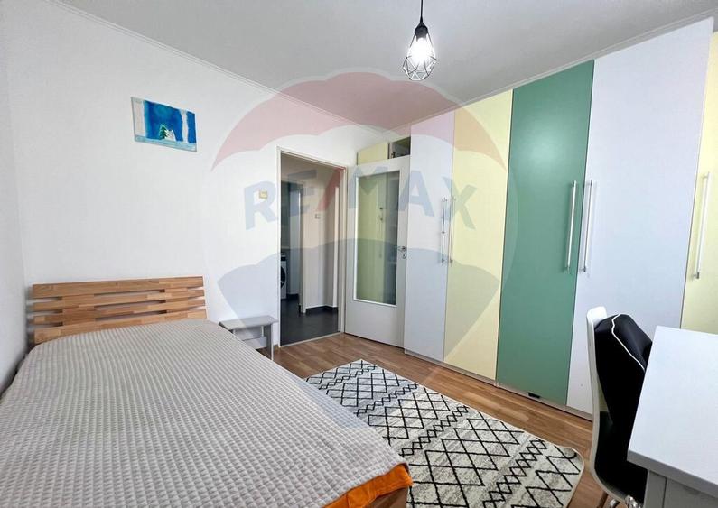 De inchiriat apartament cu 3 camere, in zona Dacia - 15