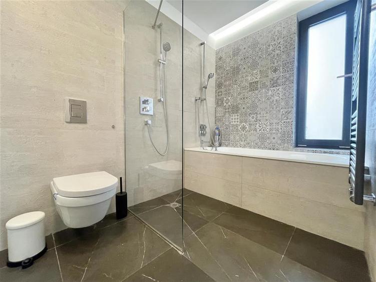 Apartament cu 4 camere decomandat, mobilat în Herăstrău