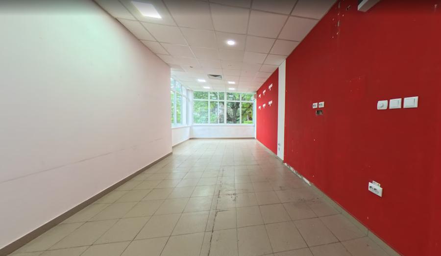 Spațiu Comercial Str. Clăbucet Nr. 5 parter partea din față Preț negociabi - 6