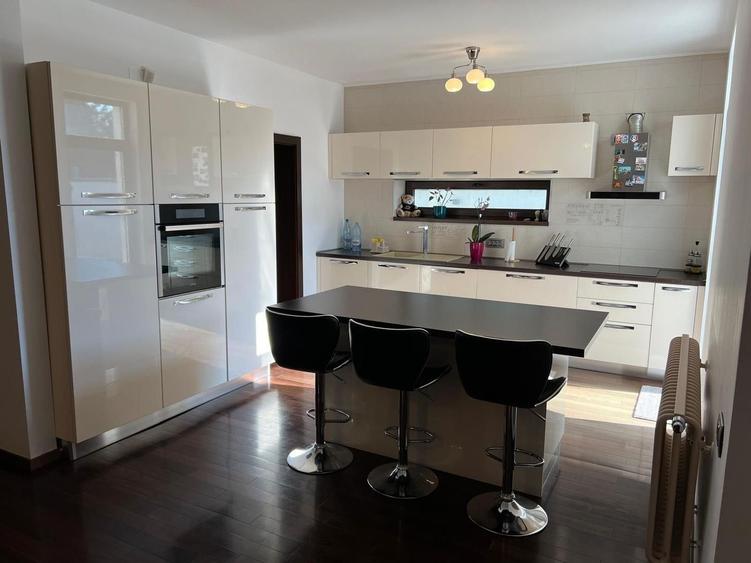 Vila superba cu piscina si anexa camera hobby - 21