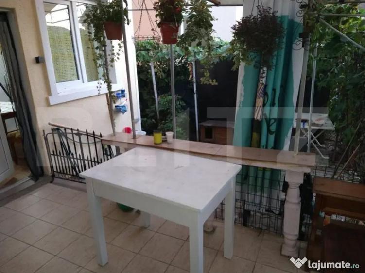 Casa individuala de inchiriat, cu 5 camere, 250 mp, zona Cet - 8