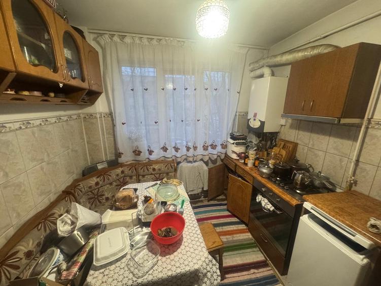 3CD Alexandru , bloc la bulevard , et 2/10 , liber - 3