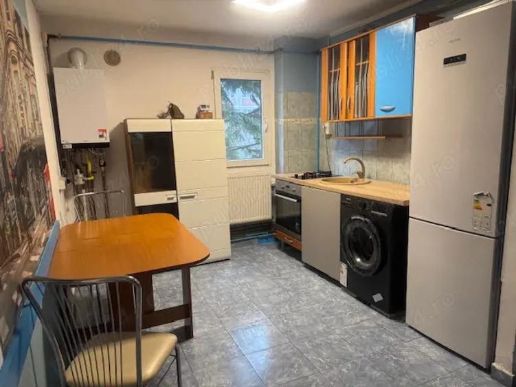 Apartament 3 camere (2 dormitoare) de vanzare Strada Bucure?ti, langa Facultatea de Medicina - 10