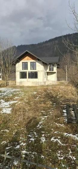 Casa etaj la rosu , 150 mp utili, 2460 mp teren, Campulung Moldovenesc - 2