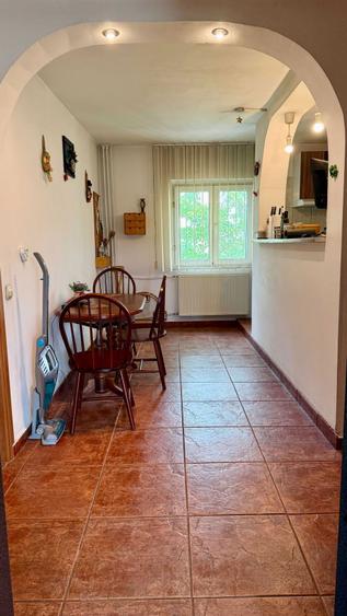Vanzare Apartament 2 camere decomandat | 56 mp | Etaj 3/4 | Rahova zona linistita - 2