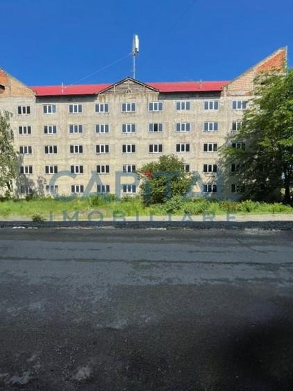 Bloc (camin nefamilisti) format din 70 de garsoniere - 1