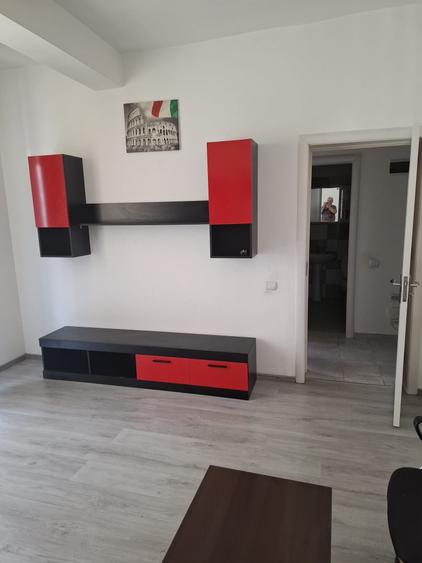 Garsoniera decomandata zona berceni, str.Postalinoului - 1