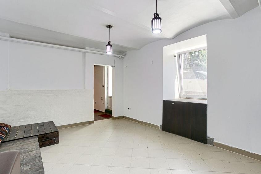 INCHIRIAT! Spatiu comercial de &icirc;nchiriat - 210 mp - Ultracentral - 6