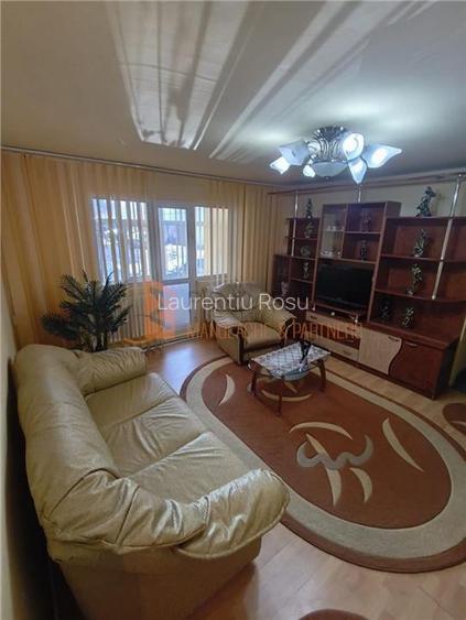 Apartament 2 camere cf 1 semidecomandat zona Micro 5