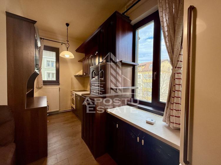 Apartament cu 2 camere decomandat, mobilat în Ultracentral