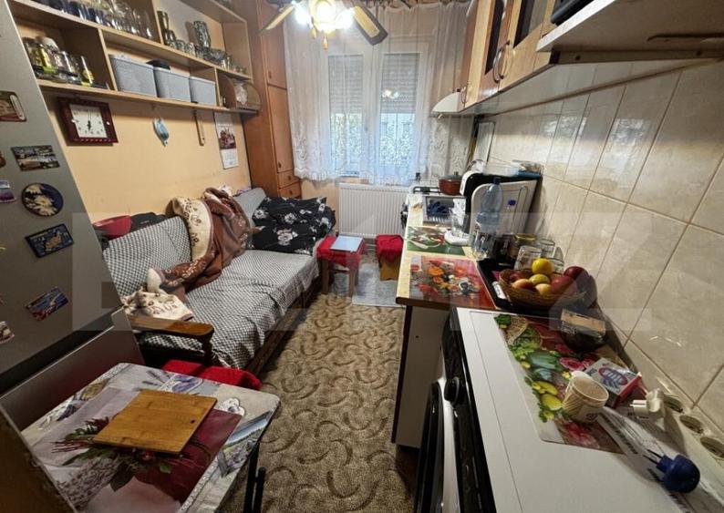 Apartament de vanzare, cu 3 camere, 48 mp, zona Micro 14 - 2