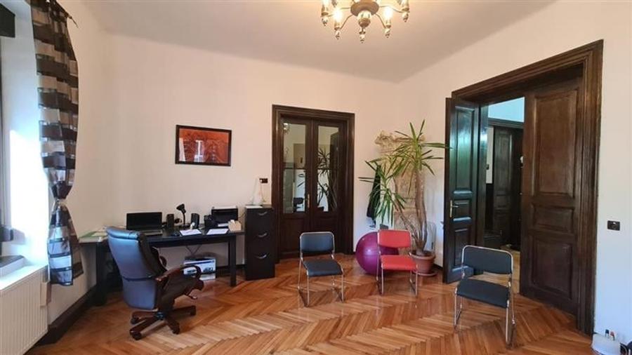 Apartament la casa cu gradina, 4 camere mari , zona Balcescu - 3