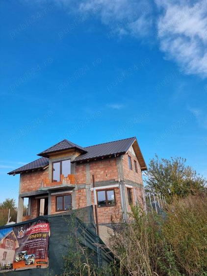 Vand casa la rosu in comuna Cazasu - 1