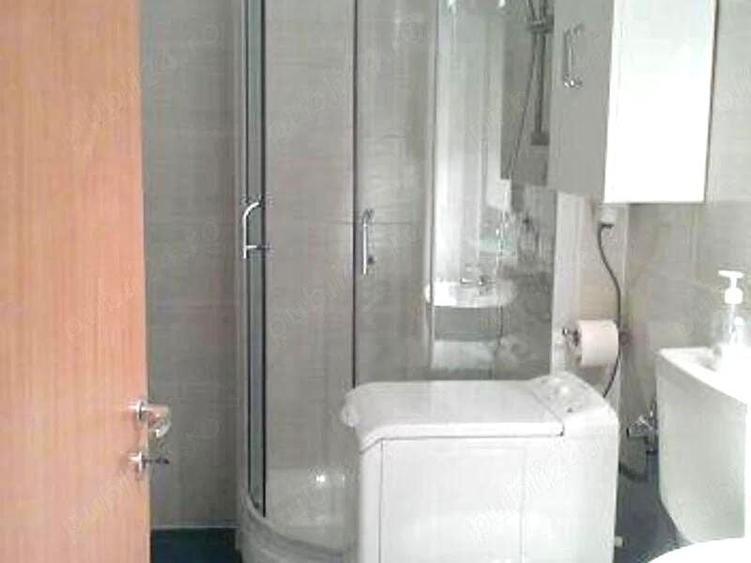 Garsonieră de închiriat în Quadra 2 - 4