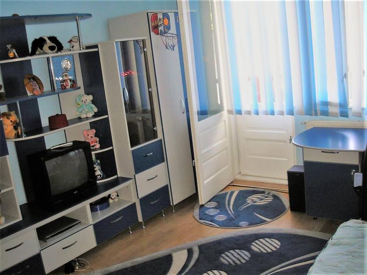 Apartament cu 3 camere decomandate, confort sporit, 180mp, superfinisat, cu garaj, in vila noua in c - 2