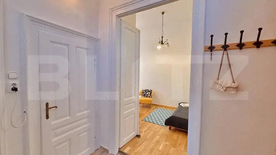 Apartament cu 3 camere decomandat, mobilat în Central