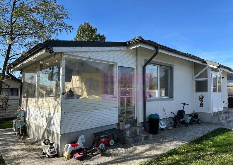 Casa 3 camere + dependin?e, curte 380, Sabareni - 2