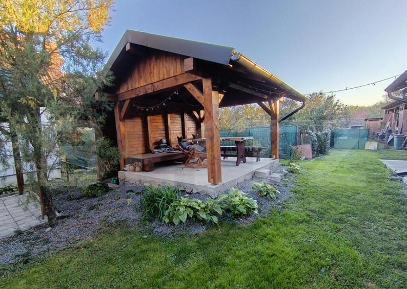 Casa cu 3 camere,baie, bucatarie,anexe.pivni?a teren 800 m - 14