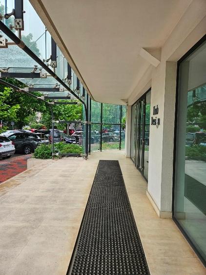 Spațiu deosebit, parter în clădire de birouri - 2