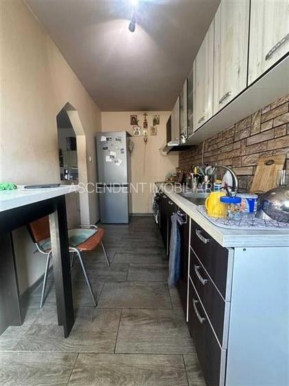 Apartament cu 2 camere decomandat în Tractorul Apartament cu 2 camere decomandat în Tractorul