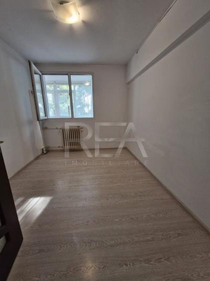 Apartament cu 3 camere la 650 de metri distanta de mers pe jos de parcul Titan - 6