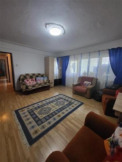 Apartament 3 Camere, Decomandat etaj 2 din 3 - 3