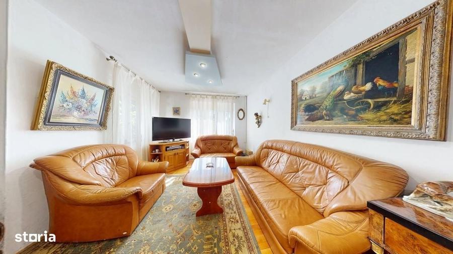 Casă cu 4 camere în Trei Stejari