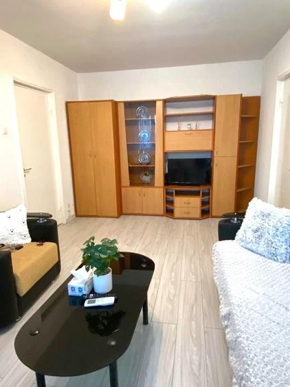 Apartament cu 2 camere semidecomandat, mobilat în Fizicienilor
