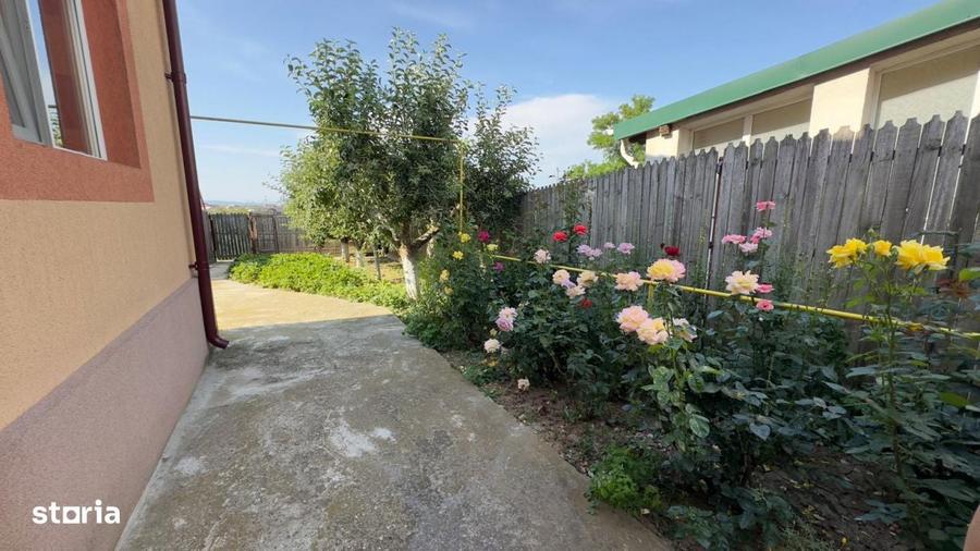 Spatiu, intimitate si verdeata langa Pitesti - Geamana | 2 case, teren - 3