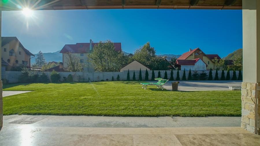 Casă individuală cu 10 camere cu Canalizare în Baciu
