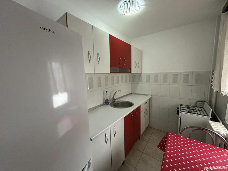 Inchiriez apart.1 cam.decom.st.51 mp,in Confectii,etaj 1din 4,modern. - 5