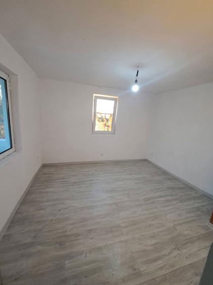 Casa batraneasca renovata complet de vanzare - 4