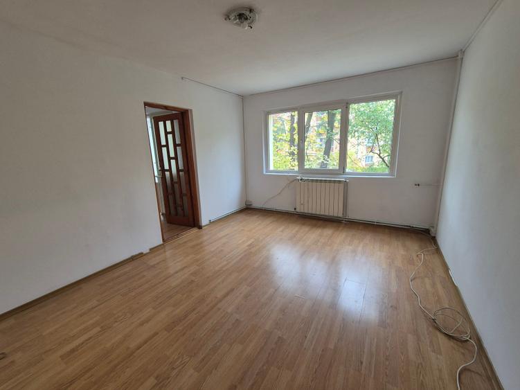 Pe frumoasa strada Harnicieila etajul 1, in bloc izolat termic - 4